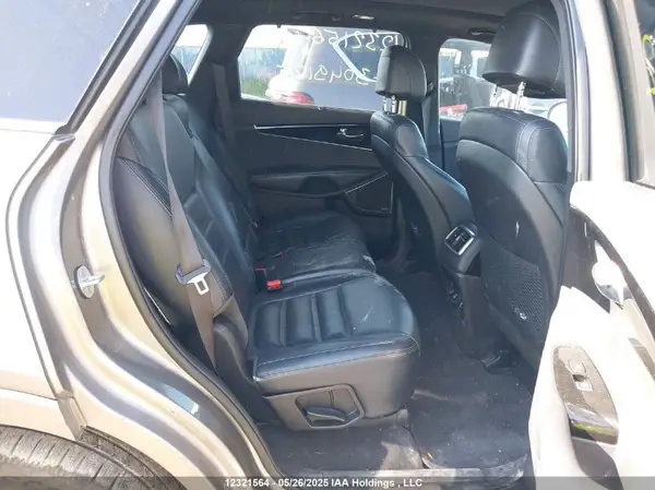 5XYPKDA55HG304912 2017 KIA SORENTO - Image 8