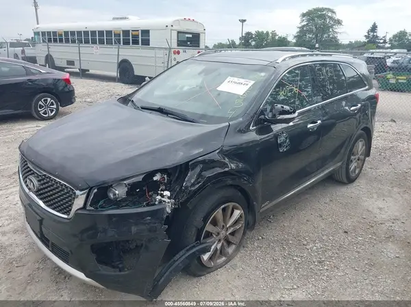 5XYPKDA55JG360256 2018 KIA SORENTO - Image 2