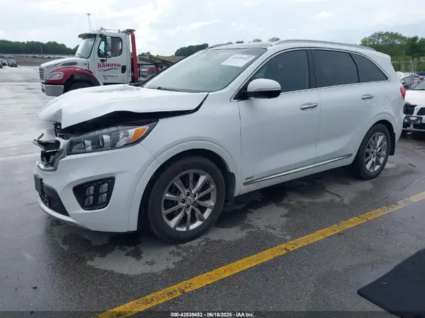 5XYPKDA55JG364422 2018 KIA SORENTO - Image 2