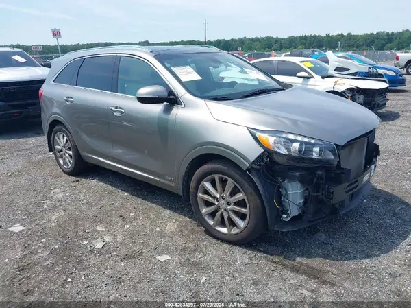 5XYPKDA55JG373878 2018 KIA SORENTO - Image 1