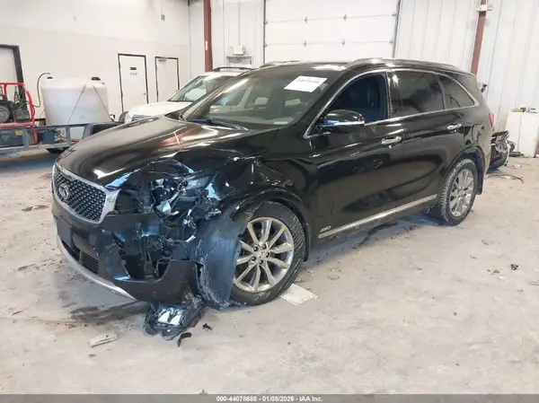 5XYPKDA55JG388073 2018 KIA SORENTO - Image 2