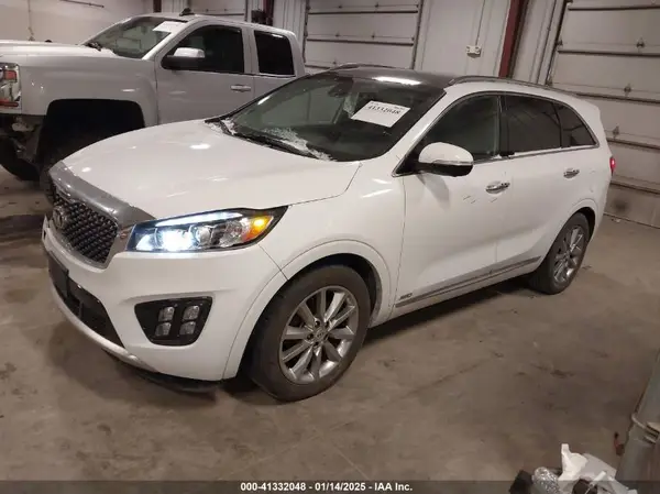 5XYPKDA55JG388400 2018 KIA SORENTO - Image 2