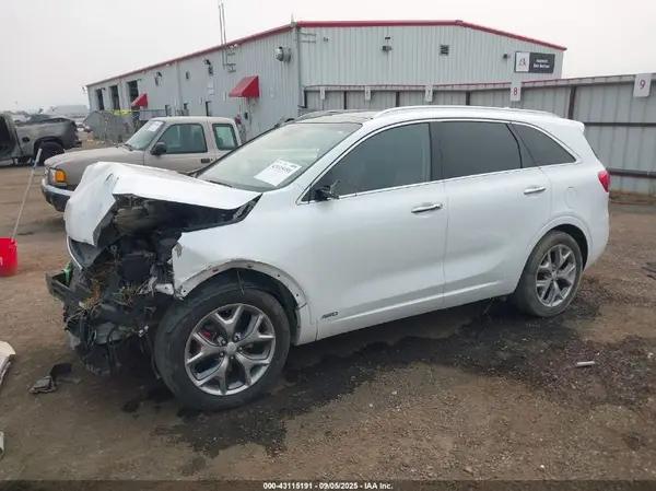 5XYPKDA55JG423940 2018 KIA SORENTO - Image 2