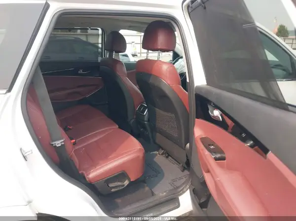 5XYPKDA55JG423940 2018 KIA SORENTO - Image 8