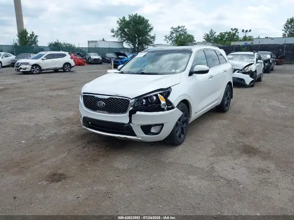 5XYPKDA55JG429852 2018 KIA SORENTO - Image 2