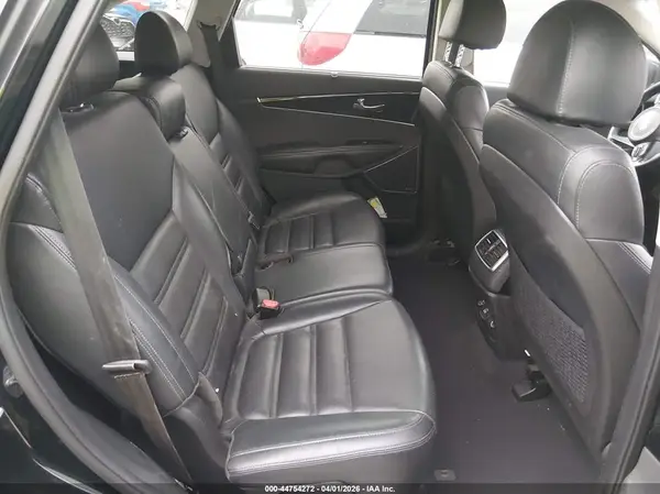 5XYPKDA55JG431388 2018 KIA SORENTO - Image 8