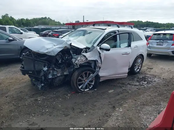 5XYPKDA56GG146661 2016 KIA SORENTO - Image 2