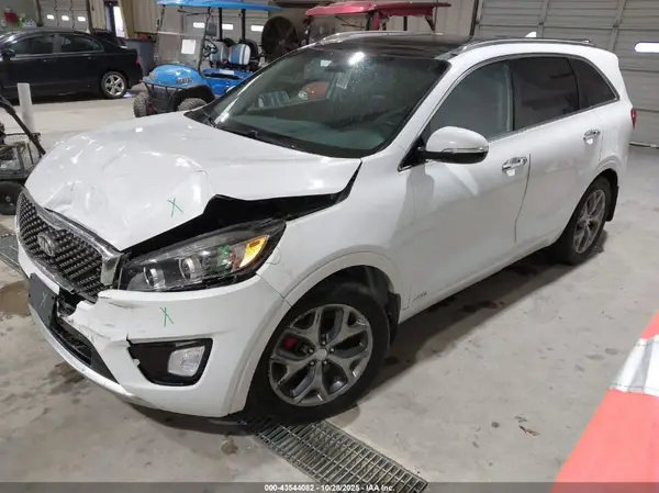 5XYPKDA56HG245420 2017 KIA SORENTO - Image 2