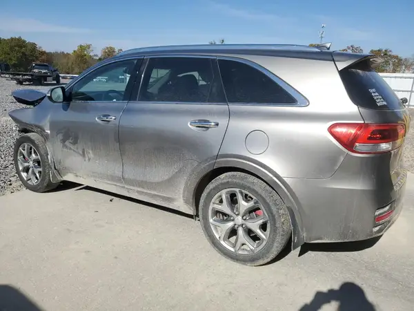 5XYPKDA56JG426748 2018 KIA SORENTO - Image 2