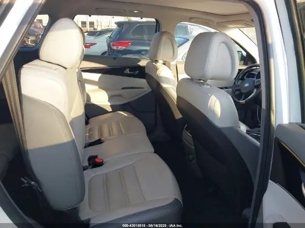 5XYPKDA57GG146717 2016 KIA SORENTO - Image 8