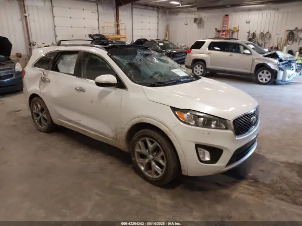 5XYPKDA57GG172993 2016 KIA SORENTO - Image 1