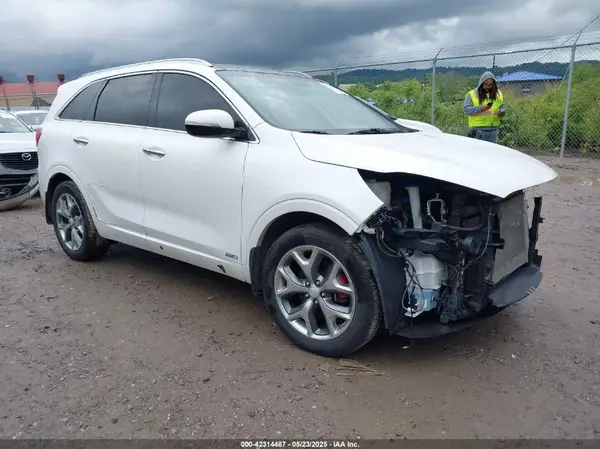 5XYPKDA57GG174551 2016 KIA SORENTO - Image 1