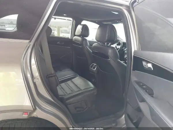 5XYPKDA57GG181077 2016 KIA SORENTO - Image 8