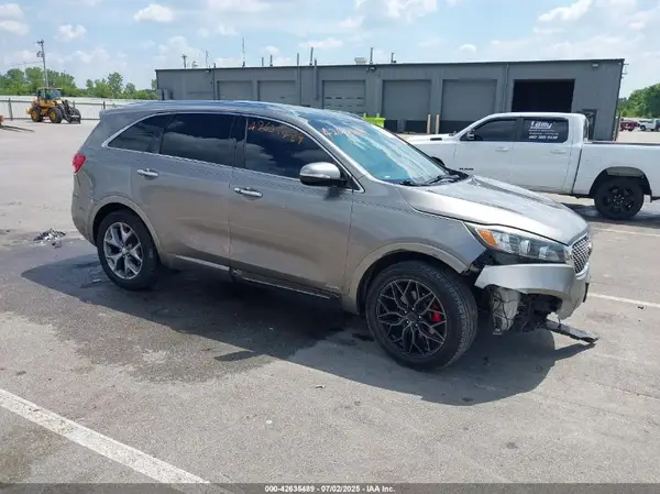 5XYPKDA57HG199256 2017 KIA SORENTO - Image 1
