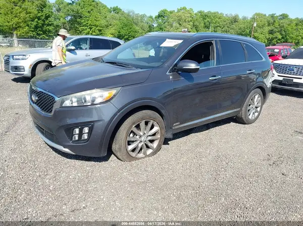 5XYPKDA57JG364745 2018 KIA SORENTO - Image 2