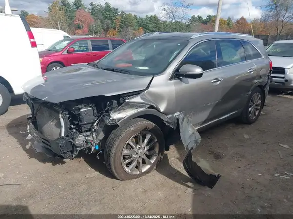 5XYPKDA57JG366589 2018 KIA SORENTO - Image 2