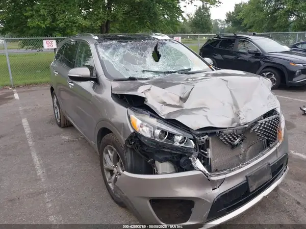 5XYPKDA57JG422336 2018 KIA SORENTO - Image 1