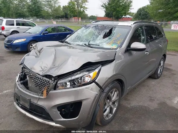 5XYPKDA57JG422336 2018 KIA SORENTO - Image 2