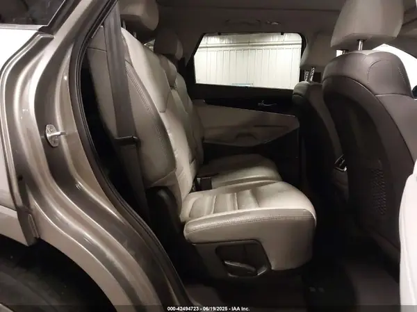 5XYPKDA57KG525970 2019 KIA SORENTO - Image 8