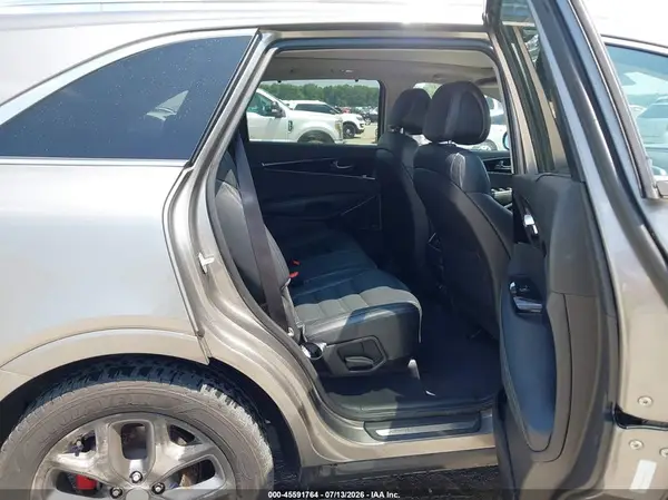 5XYPKDA58GG113564 2016 KIA SORENTO - Image 8