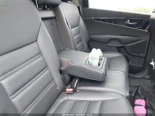 5XYPKDA58HG305360 2017 KIA SORENTO - Image 8