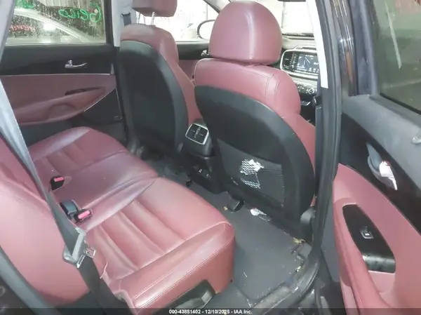 5XYPKDA58JG412236 2018 KIA SORENTO - Image 8