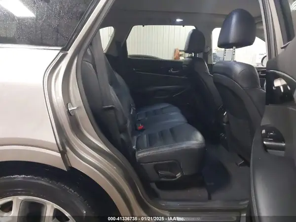5XYPKDA58KG547704 2019 KIA SORENTO - Image 8