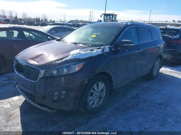 5XYPKDA59GG011125 2016 KIA SORENTO - Image 2