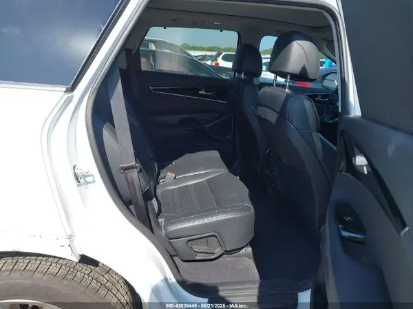 5XYPKDA59HG201900 2017 KIA SORENTO - Image 8