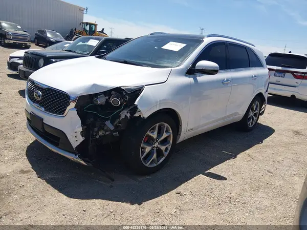 5XYPKDA59JG387279 2018 KIA SORENTO - Image 2
