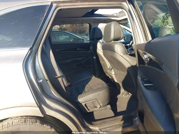 5XYPKDA5XGG004247 2016 KIA SORENTO - Image 8