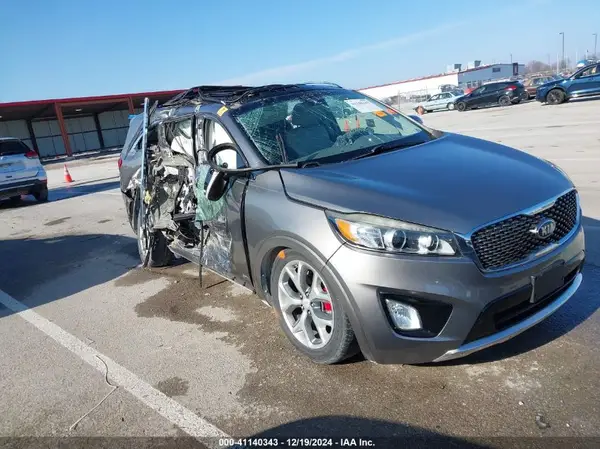 5XYPKDA5XGG018262 2016 KIA SORENTO - Image 1