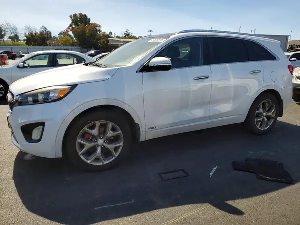 5XYPKDA5XGG130527 2016 KIA SORENTO - Image 1