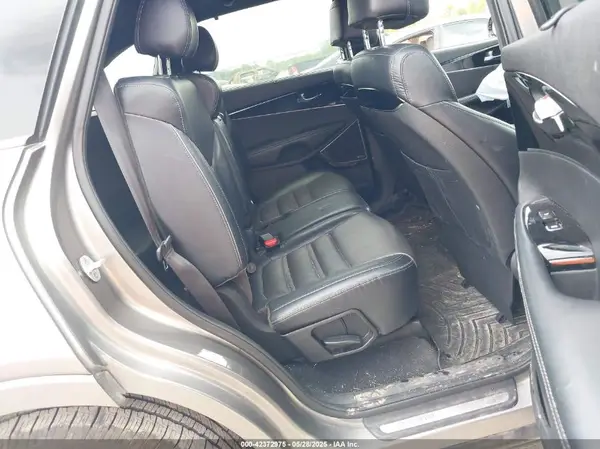 5XYPKDA5XHG256694 2017 KIA SORENTO - Image 8