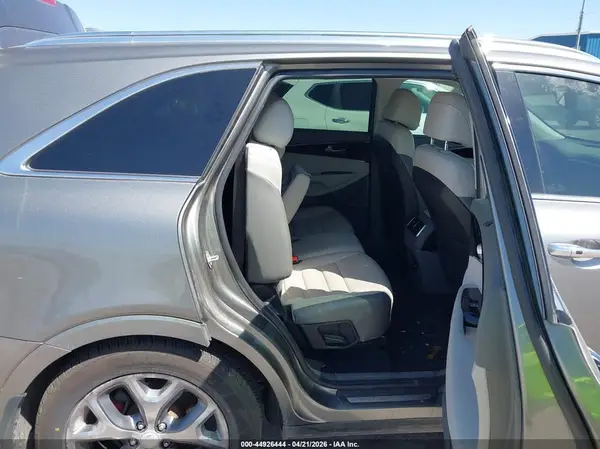 5XYPKDA5XHG274483 2017 KIA SORENTO - Image 8