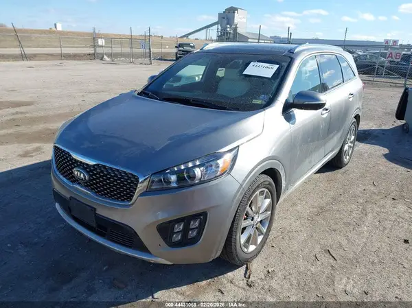 5XYPKDA5XHG305313 2017 KIA SORENTO - Image 2