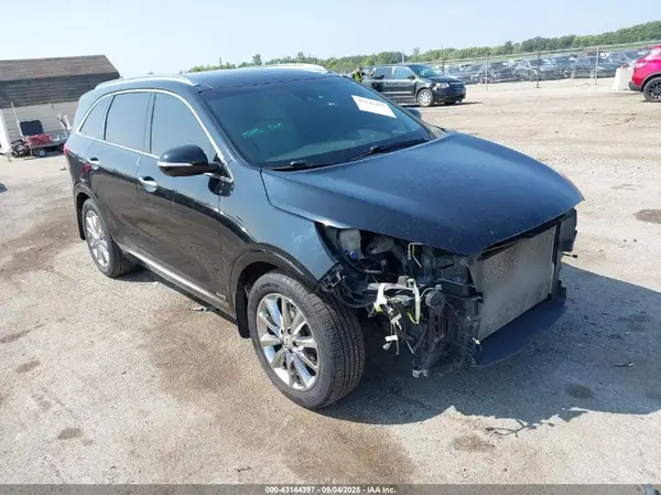 5XYPKDA5XHG308471 2017 KIA SORENTO - Image 1