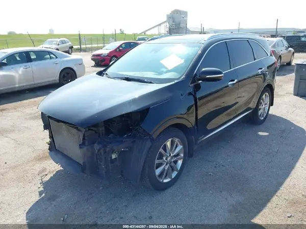 5XYPKDA5XHG308471 2017 KIA SORENTO - Image 2