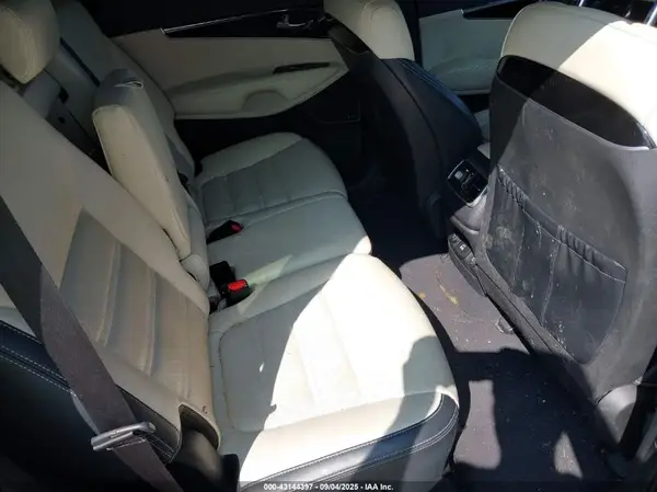 5XYPKDA5XHG308471 2017 KIA SORENTO - Image 8