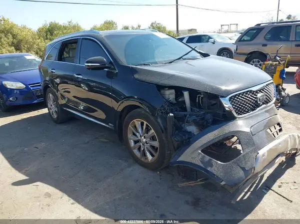 5XYPKDA5XJG371494 2018 KIA SORENTO - Image 1