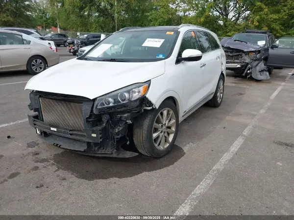 5XYPKDA5XJG395584 2018 KIA SORENTO - Image 2