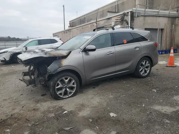 5XYPKDA5XKG545646 2019 KIA SORENTO - Image 1