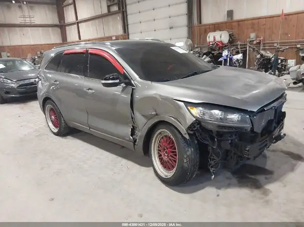 5XYPKDA5XKG547218 2019 KIA SORENTO - Image 1