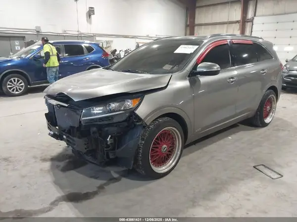 5XYPKDA5XKG547218 2019 KIA SORENTO - Image 2
