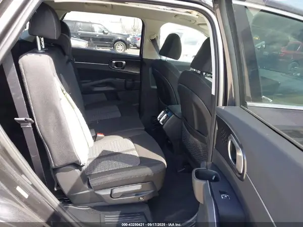 5XYRG4JC3SG377292 2025 KIA SORENTO - Image 8