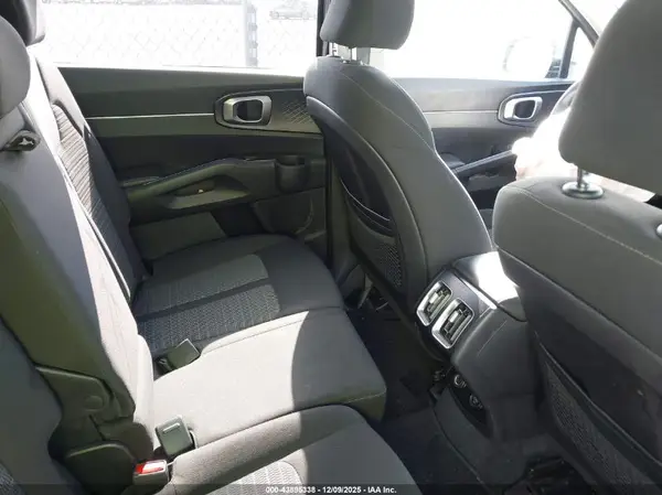 5XYRG4LC1MG019544 2021 KIA SORENTO - Image 8