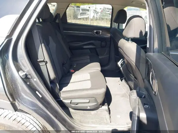 5XYRG4LC1MG021424 2021 KIA SORENTO - Image 8