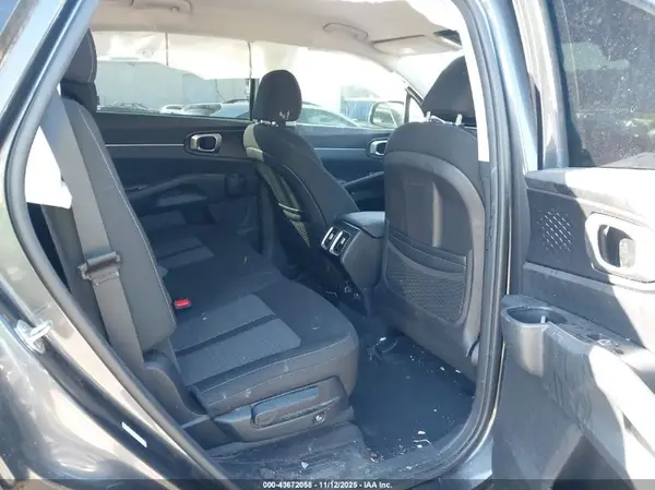 5XYRG4LC1MG037736 2021 KIA SORENTO - Image 8