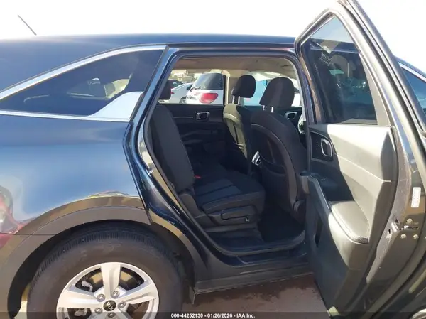 5XYRG4LC1MG072924 2021 KIA SORENTO - Image 8