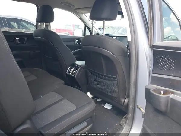 5XYRG4LC1NG080961 2022 KIA SORENTO - Image 8
